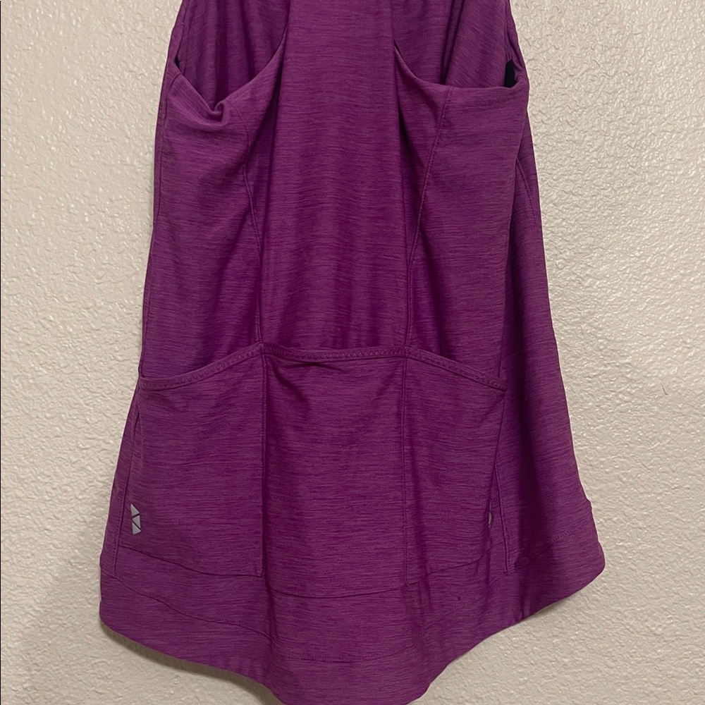 ๐ธ(5 for $15) Fitted workout tank with built-in bra - Picture 5 of 5